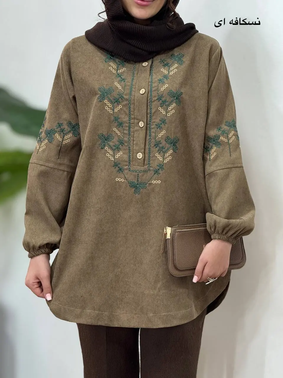 مانتو پاییزه گلدوزی گلبرگ